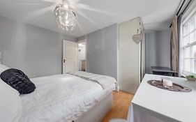 Unwind In Tyburnia: Cozy Two-Room Flat For A Relaxing London Getaway